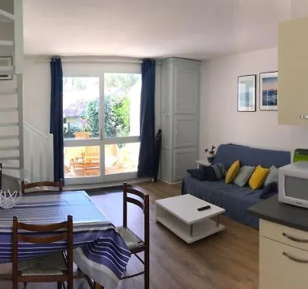 Ref 213 , Ocean, Patio Classee 2 Etoiles Au Calme, Et Centre A 5min, 5 Personnes *